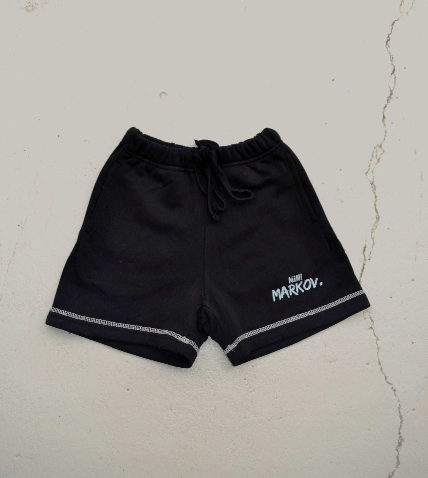 Contrast stitch short in Black