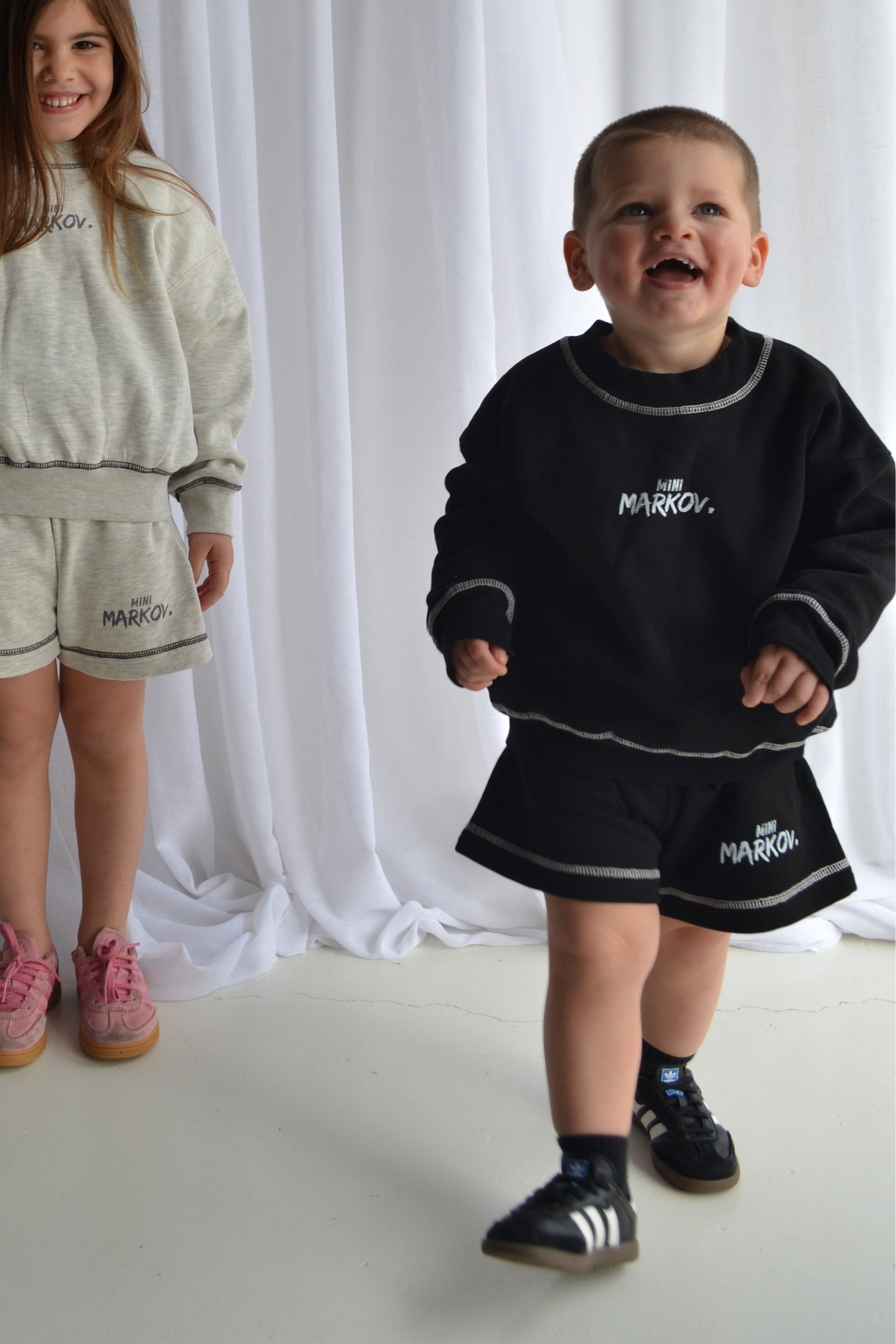 Contrast stitch short in Black